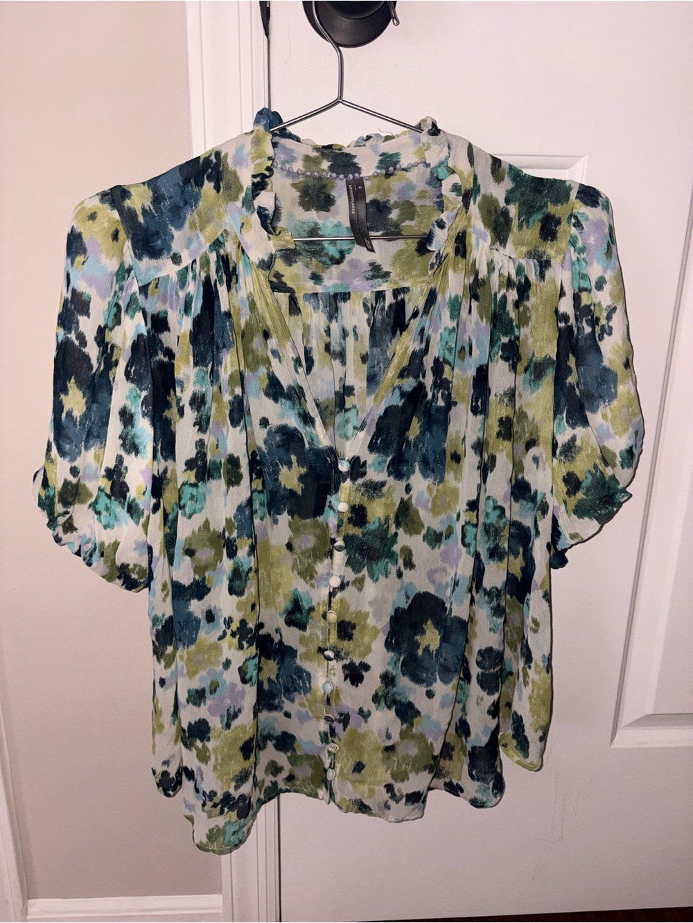 Anthropologie Women’s Floral Button-Front Blouse in Green and Blue - never worn